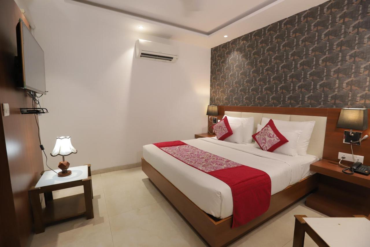 Nh Skye Suites New Delhi Exterior photo